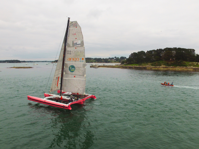 Photo Trimaran de course Golfe du Morbihan, sous voile